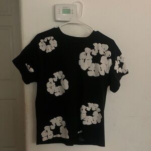 Demin tears Black Floral T-Shirt